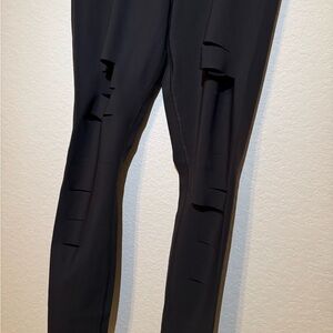 Alo Yoga Ripped Warrior Black Distressed Leggings